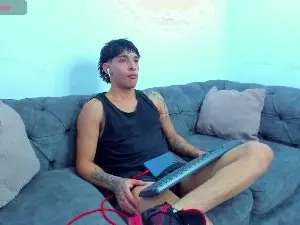 Cam4 Live Porn of KroyWave