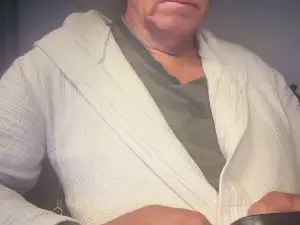 Cam4 Watch Live Sex Cams of Bernie2620