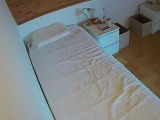Camsoda Live Sex of voyeurcam-julmodels-greybed-1