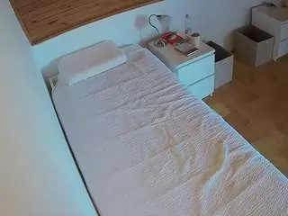 Camsoda Live Porn of voyeurcam-julmodels-greybed-1