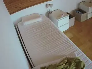 Camsoda Free Porn Cam of voyeurcam-julmodels-greybed-1