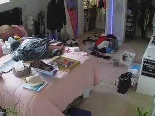 Camsoda Nude Webcam of voyeurcam-house-charleys-room