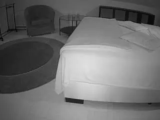 Camsoda Live Porn of voyeurcam-julmodels-whitebed-6