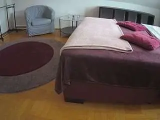 Camsoda Private Sex Chat of voyeurcam-julmodels-whitebed-6