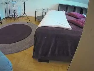Camsoda Nude Webcam of voyeurcam-julmodels-whitebed-6