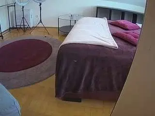 Camsoda Private Sex Chat of voyeurcam-julmodels-whitebed-6