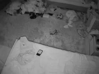 Camsoda Private Sex Chat of voyeurcam-julmodels-whitebed-5
