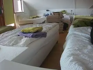 Camsoda Sex Cam of voyeurcam-julmodels-bed-2