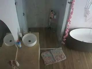 Camsoda Nude Webcam of voyeurcam-casa-salsa-bathroom-6