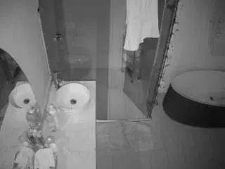 Camsoda Nude Webcam of voyeurcam-casa-salsa-bathroom-6