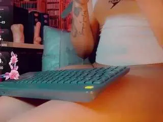 Camsoda Adult Webcam of emeli-roushot