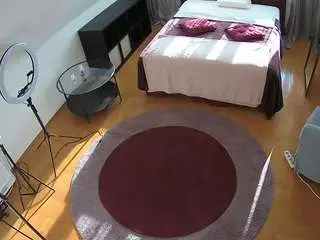 Camsoda Free Live Porn of voyeurcam-julmodels-whitebed-1