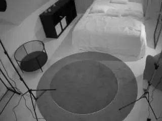 Camsoda Free Porn Cam of voyeurcam-julmodels-whitebed-1