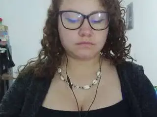 Camsoda Sex Cam of curly-greeneyed