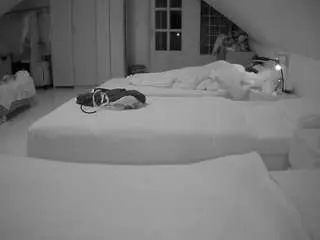 Camsoda Sex Cam of voyeurcam-julmodels-bed-3