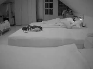 Camsoda Free Live Porn of voyeurcam-julmodels-bed-3