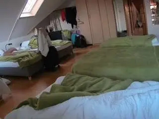 Camsoda Sex Cam of voyeurcam-julmodels-bed-3