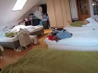 Camsoda Live Sex Cam of voyeurcam-julmodels-bed-3