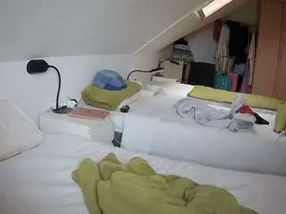 Camsoda Live Sex Cam of voyeurcam-julmodels-bed-4