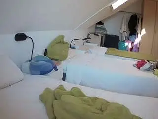 Camsoda Watch Live Sex Cams of voyeurcam-julmodels-bed-4