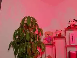 Camsoda Sex Cam of lola-leah