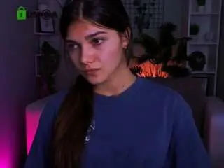 Camsoda Nude Webcam of kiara-belle