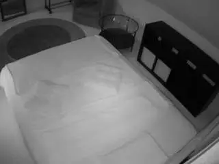 Camsoda Private Sex Chat of voyeurcam-julmodels-whitebed-2