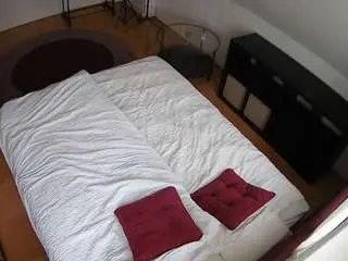Camsoda Sex Cam of voyeurcam-julmodels-whitebed-2