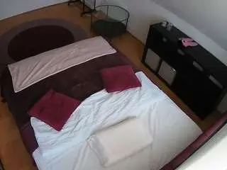 Camsoda Live Sex of voyeurcam-julmodels-whitebed-2