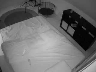 Camsoda Free Porn Cam of voyeurcam-julmodels-whitebed-2