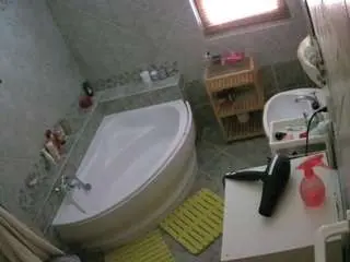 Camsoda Private Sex Chat of voyeurcam-julmodels-bath-1st-2