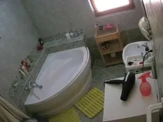 Camsoda Best Webcam of voyeurcam-julmodels-bath-1st-2
