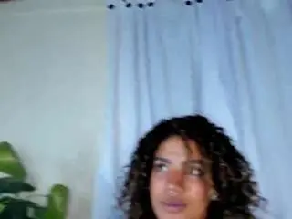 Camsoda Free Live Porn of samarha-queens