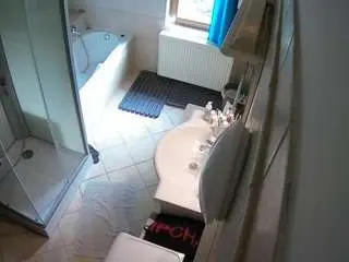 Camsoda Sex Chat of voyeurcam-julmodels-bath-2nd-2