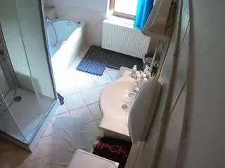 Camsoda Adult Webcams of voyeurcam-julmodels-bath-2nd-2