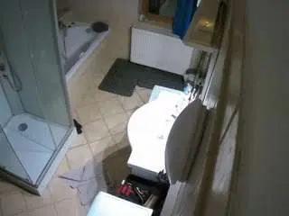 Camsoda Sex Cam of voyeurcam-julmodels-bath-2nd-2