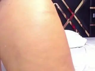 Camsoda Nude Webcam of sara-tompsonn