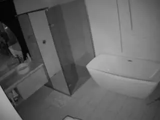 Camsoda Nude Webcam of voyeurcam-casa-salsa-bathroom-2