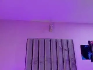 Camsoda Free Porn Cam of isabella-flowers