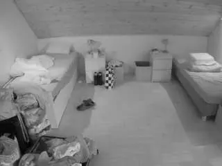 Camsoda Live Sex Cam of voyeurcam-julmodels-greybed-3