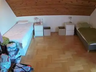 Camsoda Nude Webcam of voyeurcam-julmodels-greybed-3
