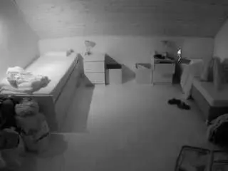 Camsoda Sex Cam of voyeurcam-julmodels-greybed-3
