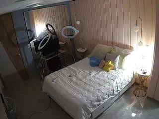 Camsoda Live Sex of voyeurcam-casa-salsa-bedroom-2