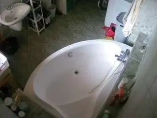 Camsoda Free Live Porn of voyeurcam-julmodels-bath-1st-1