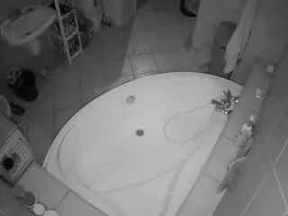 Camsoda Best Webcam of voyeurcam-julmodels-bath-1st-1