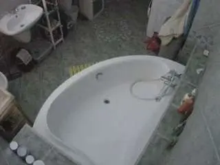Camsoda Watch Live Sex Cams of voyeurcam-julmodels-bath-1st-1
