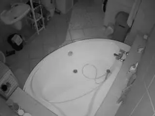 Camsoda Sex Chat of voyeurcam-julmodels-bath-1st-1