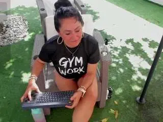 Camsoda Watch Live Sex Cams of hanny-milf