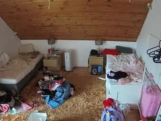 Camsoda Live Porn of voyeurcam-julmodels-whitebed-3