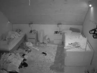 Camsoda Adult Webcam of voyeurcam-julmodels-whitebed-3